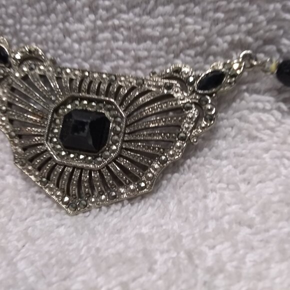 Fossil Crystals Pendant Dark Stones Center Beaded Necklace Great Condition - Picture 4 of 10
